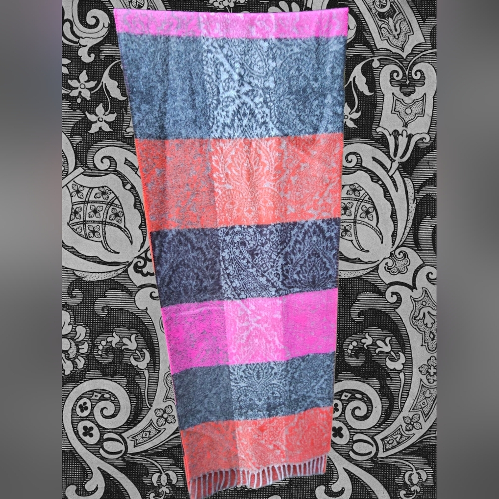 Fraas Made in Germany Colorful Paisley Scarf